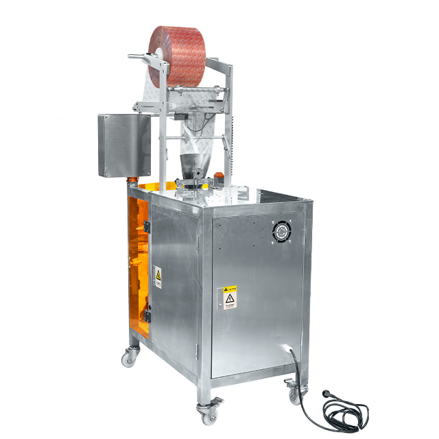 Automatic Rotor Pump Liquid Pasta Filling 3 Side Sealing Packing Machine FSL-GTX100